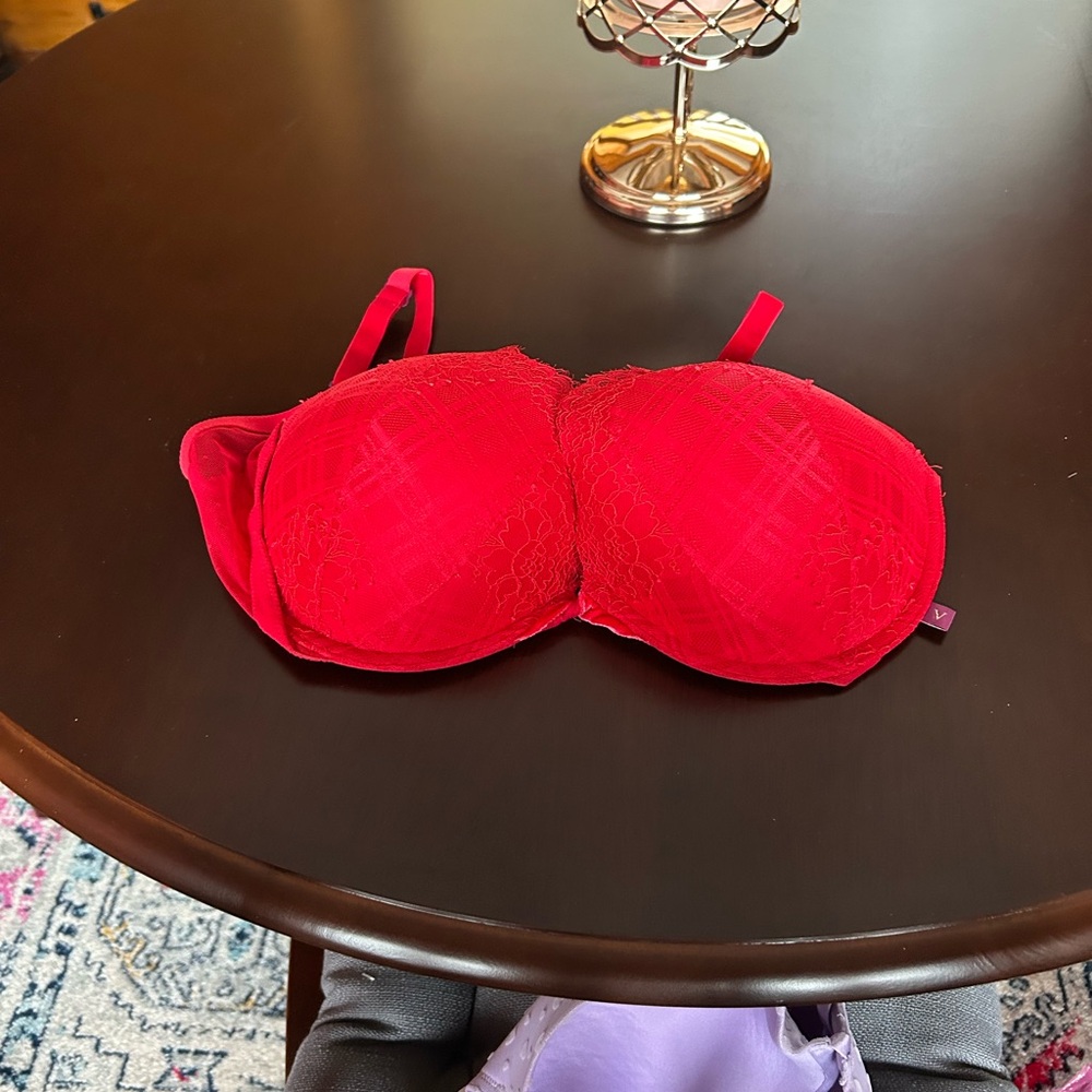 Victoria's Secret Vibrant Red Lace Bra